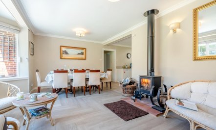 4 Bed in Godalming 2