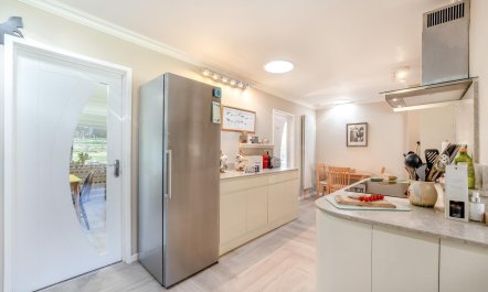 4 Bed in Godalming 6