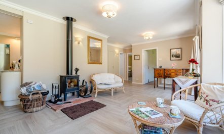4 Bed in Godalming 7