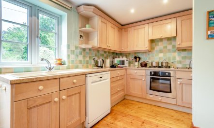 2 Bed in Corfe Castle 7