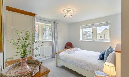 4 Bed in Holmfirth 9