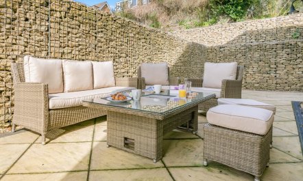 4 Bed in Holmfirth 1