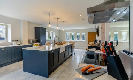 4 Bed in Holmfirth 5