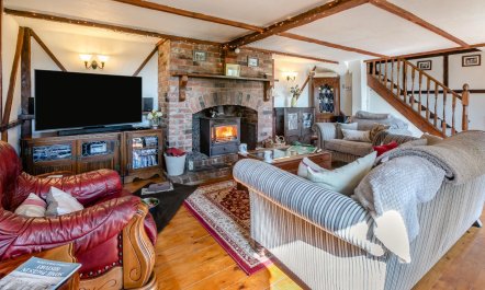 3 Bed in Northcott 8