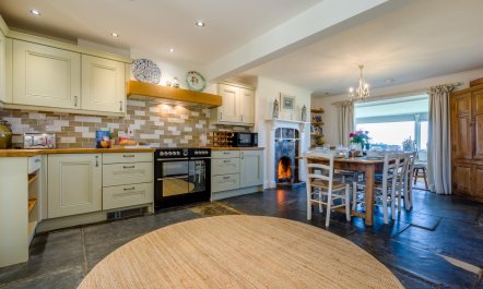 4 Bed in Trevillick 3