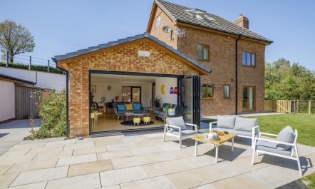 5 Bed in Pant-y-Dwr 1