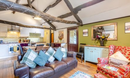 2 Bed in Rogerscale 2