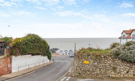 2 Bed in Felixstowe 1