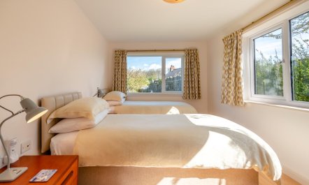 2 Bed in Manorbier 3