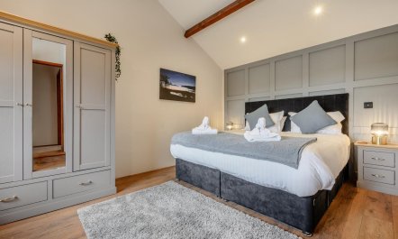 2 Bed in Pancrasweek 4