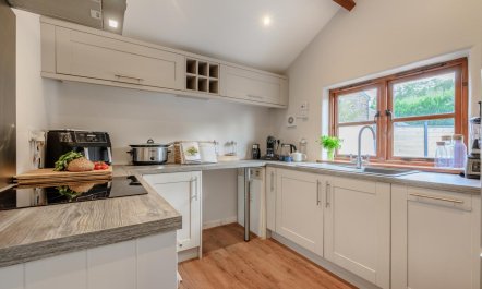 2 Bed in Pancrasweek 9