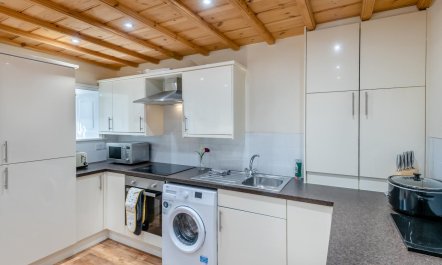 3 Bed in Stainsacre 4