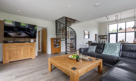 4 Bed in Saham Toney 9