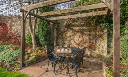 2 Bed in West Burton 6