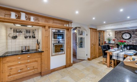 2 Bed in West Burton 5