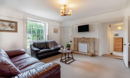 9 Bed in Three Holes 9