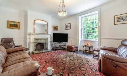 9 Bed in Three Holes 7