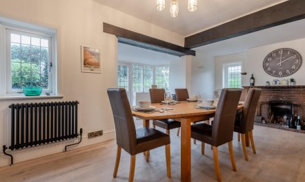 4 Bed in West Lulworth 8