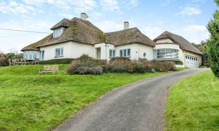 4 Bed in West Lulworth