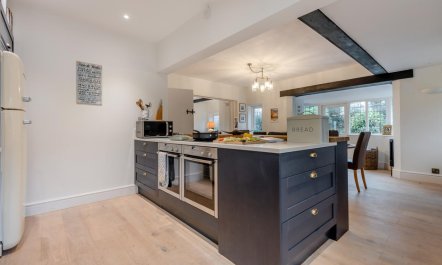 4 Bed in West Lulworth 2