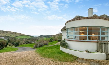 4 Bed in West Lulworth 0