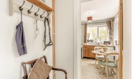 1 Bed in Rogerscale 1