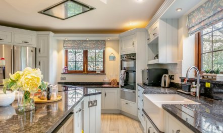 4 Bed in Axminster 2