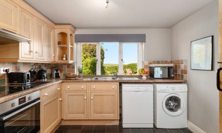 2 Bed in St. Brides 1