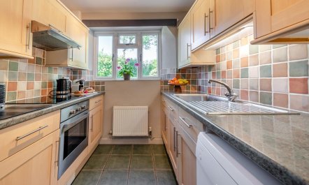 2 Bed in St. Brides 6