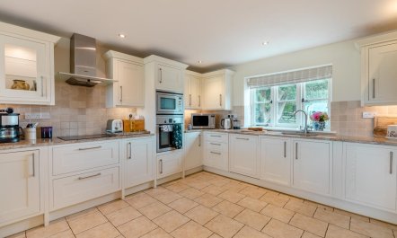 3 Bed in Salwayash 2