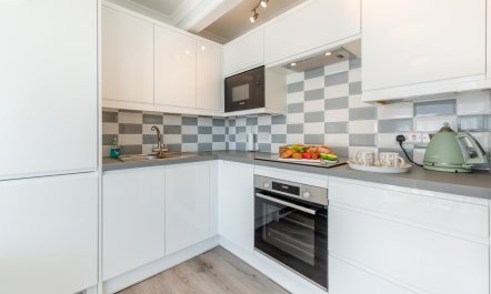 2 Bed in Freshwater East 3