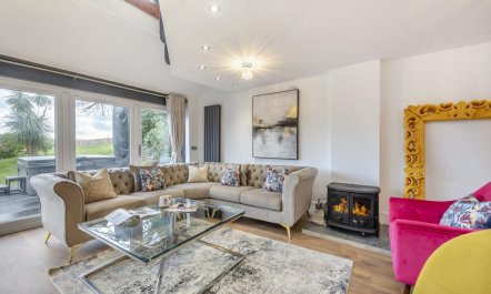 4 Bed in Milford Haven 8