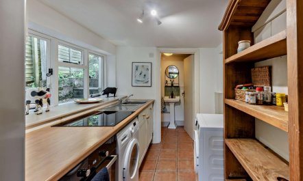 5 Bed in Combeinteignhead 6