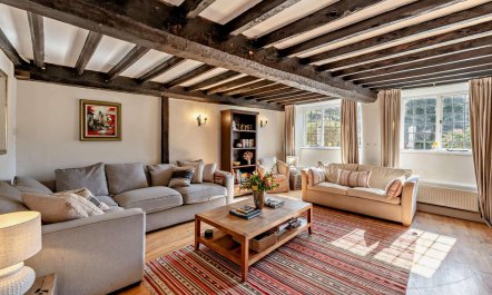 5 Bed in Combeinteignhead 1