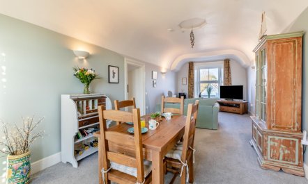 1 Bed in Queen Camel 1