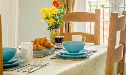 1 Bed in Queen Camel 8
