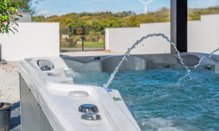 6 Bed in Pancrasweek 3