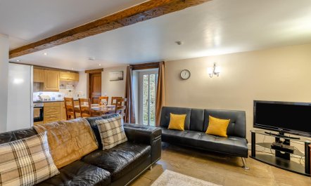 2 Bed in Eggleston 7