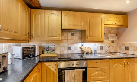 2 Bed in Eggleston 4