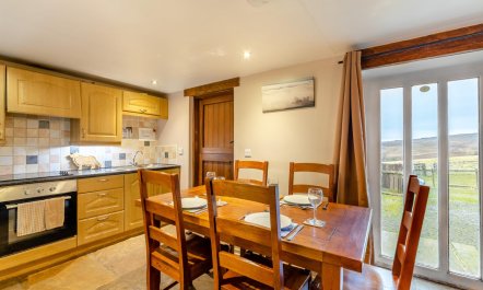 2 Bed in Eggleston 5