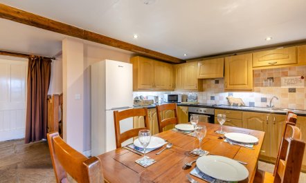 2 Bed in Eggleston 6