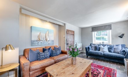 4 Bed in St. Brides 3