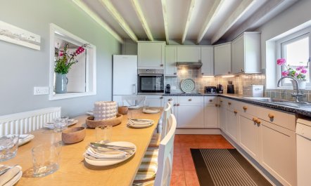 4 Bed in St. Brides 2