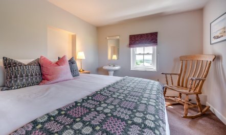 4 Bed in St. Brides 9