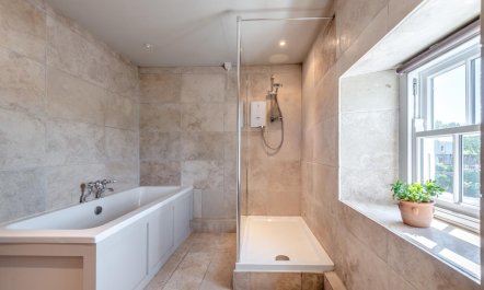 4 Bed in St. Brides 6