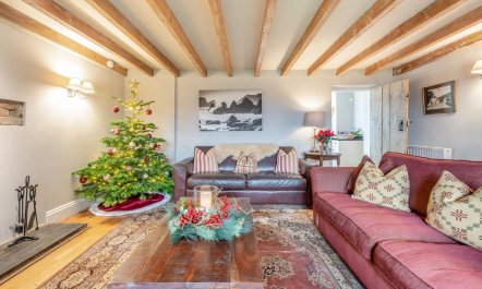 4 Bed in St. Brides 1
