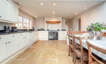 4 Bed in St. Brides 1