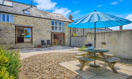 3 Bed in Burton Bradstock 1