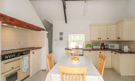 The Old White Cottage 4