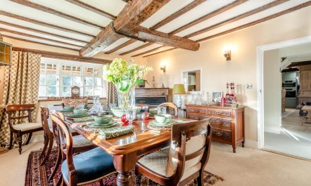 5 Bed in Wheathill 9